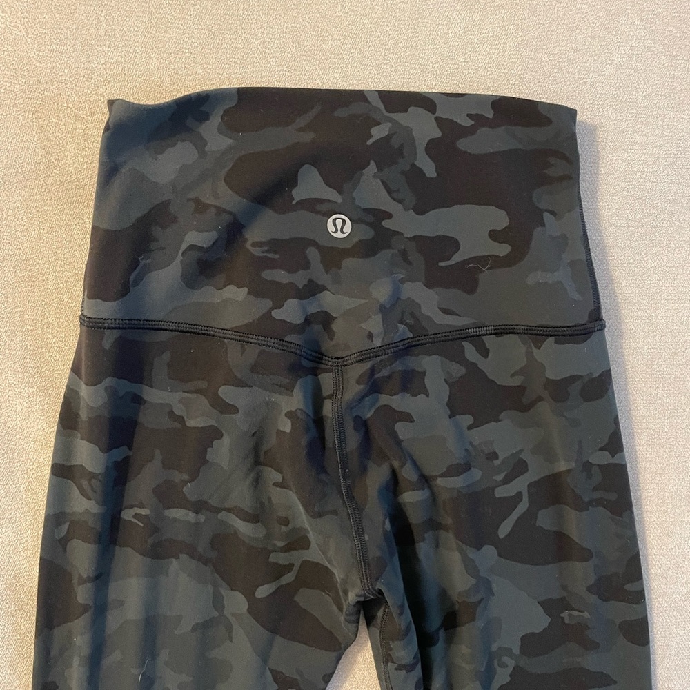 Lululemon high rise align crop